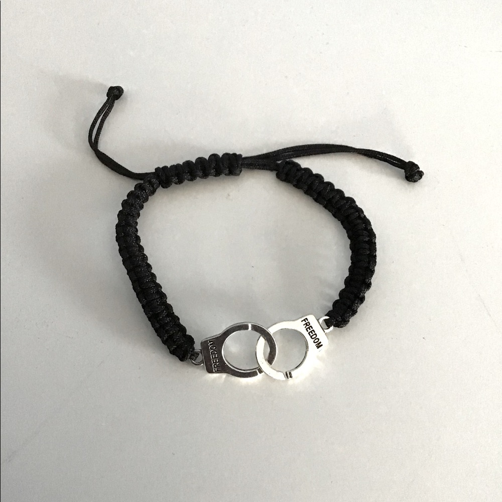 ✨knotted bracelet with Freedom sign new in bag